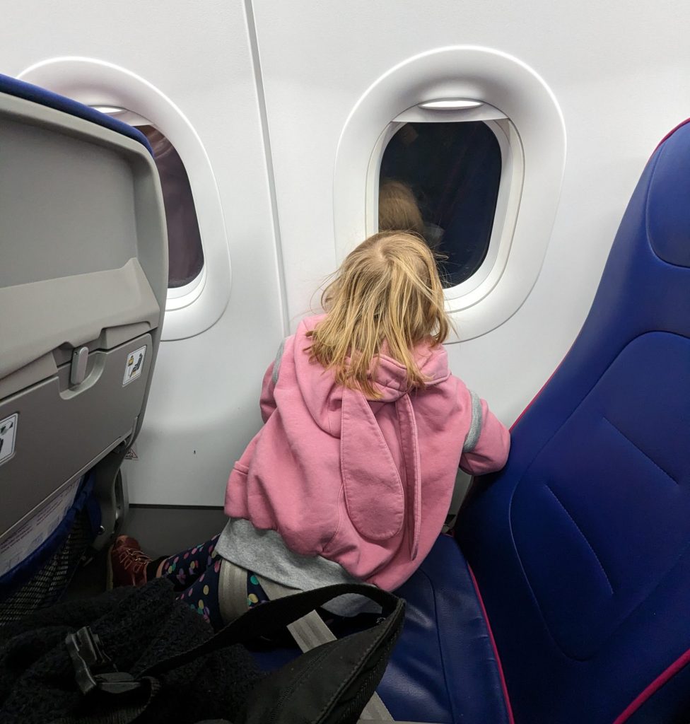 utazás babával kisgyerekkel repülővel