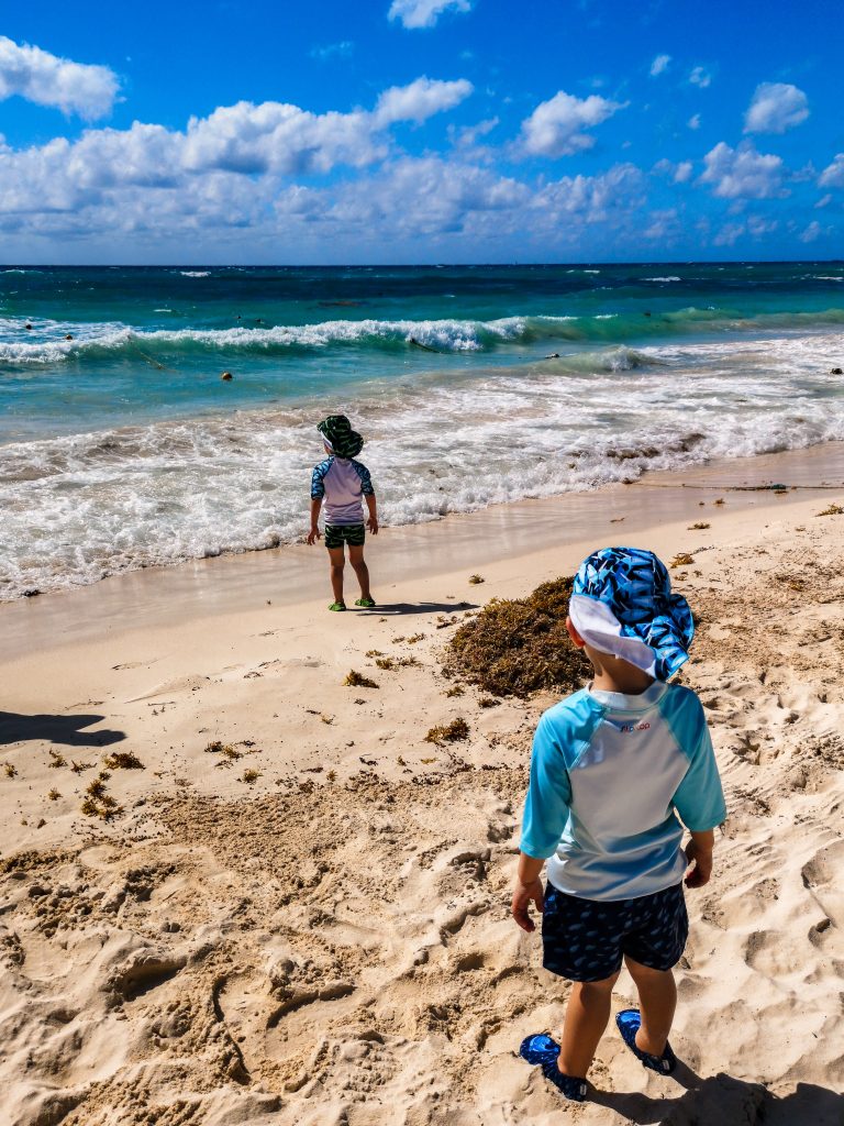 strandolás babával kisgyerekkel