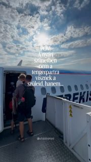 Tengerpart helyett… Kazahsztán! 🏔️🇰🇿
Idén nyáron is úgy döntöttünk, hogy valami egészen különlegeset mutatunk a gyerekeknek, és Közép-Ázsia szívébe, Kazahsztánba utaztunk (Taskent után, ahol az utunk első 3 napjàt töltöttük).
De miért menne bárki Kazahsztánba, főleg gyerekkel?
Nézzük sorban a szempontjaimat:
1. Kevés turista
A nyári főszezonban nehéz elkerülni az európai túlzsúfolt tengerparti helyeket, és Kazahsztánt még nem lepte el a tömegturizmus.
2. Gyönyörű természet
Egyre több képet láttam arról, milyen csodás hegyek és tavak vannak az országban (és főleg délkeleten, ahol mi is jártunk). Kombinálva azzal, hogy kevés a turista.
3. Pénztárcabarát
Habár Üzbegisztánhoz képest magasabbak itt az árak, egy nyugat-európai tengerparti vakációhoz képest jelentősen pénztárcabarátabb Kazahsztánban utazgatni a gyerekekkel. (De tegyük hozzá, hogy a repjegy ide sajnos nem az olcsó kategóriába sorolható).
4. Különleges kultúra
Vonzanak az ismeretlen kultúrák, és az, hogy ezeket a gyerekeimmel ismerhetem meg, még értékesebb élményt nyújtanak számomra. Hisz ezzel nekik is életre szóló emlékeket és tudást adhatok, ami által fejlődik és formálódik a személyiségük 🥰
5. Időjárás
Bevallom, hűvösebb időre számítottam a hegyekben, de még így is 5-10 fokkal hidegebb volt, mint otthon, így Miával jó döntés volt itt lenni nyáron.
Ha kíváncsiak vagytok, hogyan töltöttünk Kazahsztánban 8 napot 3 gyerekkel, tartsatok velünk az @utazoanya oldalon 😍
Ki járt már Kazahsztánban vagy ki tervez egyszer ellátogatni ide?
#utazoanya #kazahsztán #családiutazás #középázsia #nyáriszünet