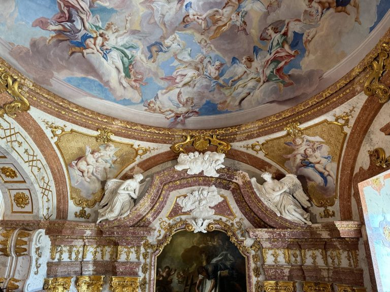 1725-ben épült barokk kápolna Schloss Hof Ausztria kastély