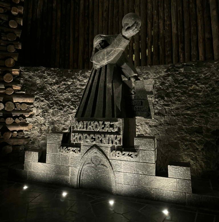 Kopernikusz sószobor Wieliczka Lengyelország látnivalók
