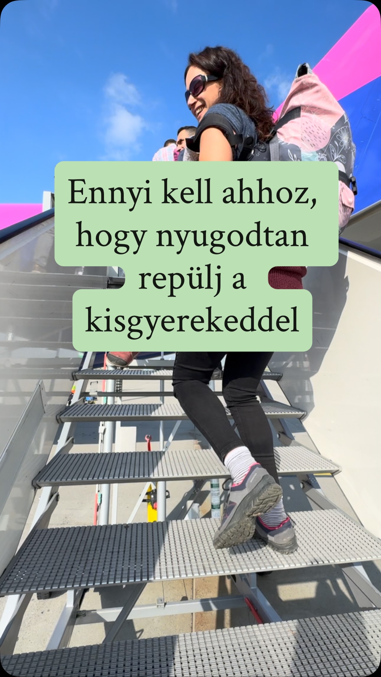 Van 3 dolog, ami életmentő tud lenni, ha a gyerekeimmel repülök ✈️

1️⃣ Kulacs: tudtad, hogy ha babával vagy kisgyerekkel repülsz, a legtöbb helyen átengedik a kulacsot a biztonsági ellenőrzésen akkor is ha van benne víz? (“It’s for the baby”). Ha pedig nem akarsz kockáztatni, a biztonsági ellenőrzés után újra lehet tölteni, a budapesti reptéren több ivókút is található.

2️⃣ Popsitörlő: nem csak a popsihoz. Kéz, arc, leöntött nadrág, asztal, bármi. Életmentő lehet a repülőn.

3️⃣ Matricás füzet: hosszú ideig el tud vele matatni a gyermek. Nem hangos, nem gurul el az ülés alá, és nulla helyet foglal a táskában.

50+ országban jártam 3 gyerekkel, ikrekkel, majd egy babával is, és sok-sok tapasztalatot gyűjtöttem a repülések során.

Ezért összeírtam egy teljes túlélőlistát, ami a legtöbb hirtelen helyzetre felkészít, ha kisgyerekkel repülsz: étel, játék, higiénia, minden kategória benne van, pontosan annyi, amennyi tényleg kell, se több, se kevesebb.

Ezt most ingyen odaadom bárkinek, aki kéri.🥰

Töltsd le, és vedd elő a következő alkalommal, amikor kisgyerekkel repülsz. Így minden fontos dolog kéznél lesz a fedélzeten, és nem ott jössz majd rá, hogy mit kellett volna közel tartanod magadhoz.

Amikor beüt a krach, már késő lesz 😬

Írd be kommentbe, hogy FLY, és küldöm a részleteket!

További hasonló tippekért pedig kövesd az @utazoanya oldalt ♥️

#utazoanya #repülésgyerekkel #gyerekkelvagyok #kisgyerekkelutazás #utazóanya