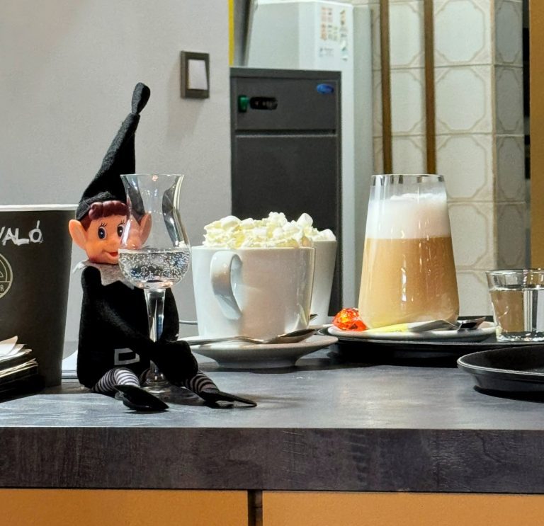 miskolc advent, adventi programok, karácsonyi vásár, adventi villamos miskolc, miskolc adventi villamos, miskolc karácsonyi vásár, adventi vásárok, karácsonyi vásárok, adventi villamos miskolc Kvaterka bistro