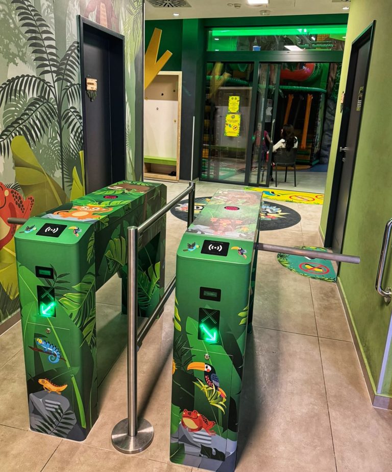 miskolc advent, adventi programok gyerekkel, karácsony Miskolctapolca, Avalon park, Maya Dzsungel játszóház