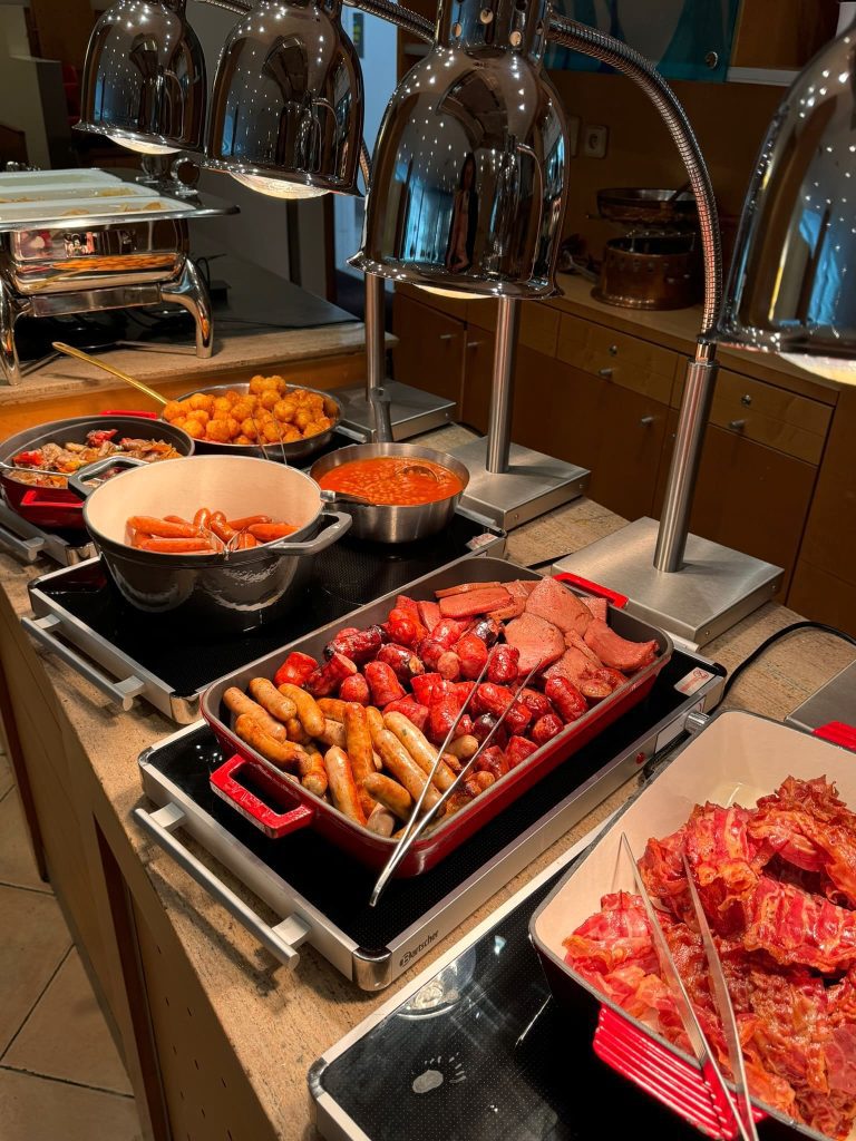 Brno étterem hotel svédasztalos reggeli gyerekkel