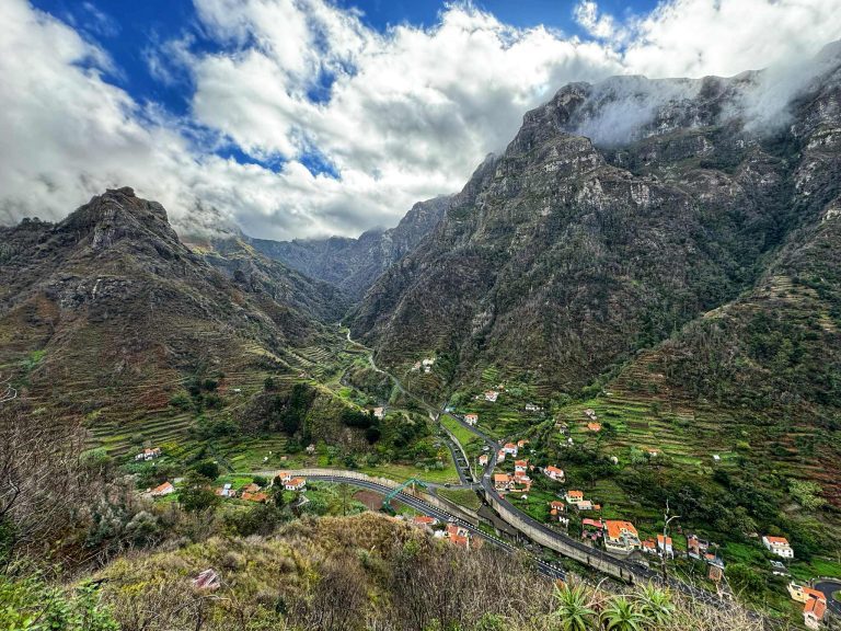 Miradouro Terra Grande Madeira Portugália kilátás gyerekkel