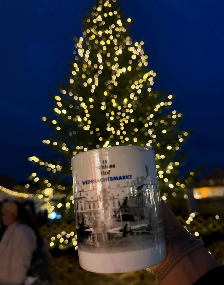 ausztria karácsonyi vásár fűszeres forralt bor karácsonyfa