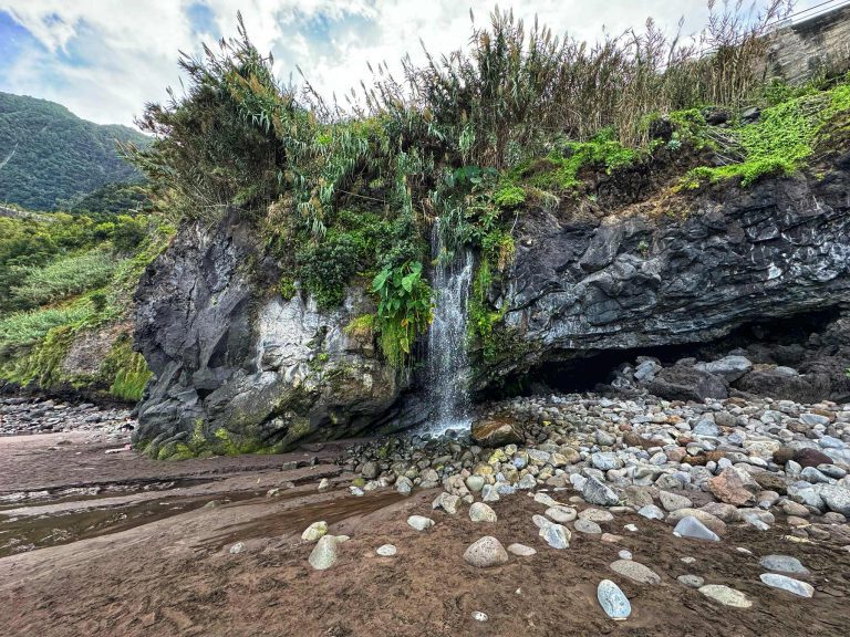 Seixal strand Madeira utazás családdal
