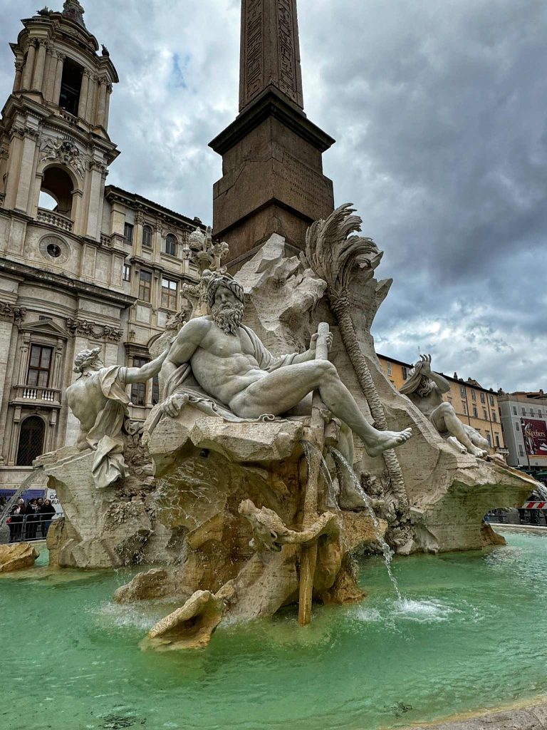 Fontana dei Quattro Fiumi (Négy folyó kútja), Piazza Navona Róma látnivalók