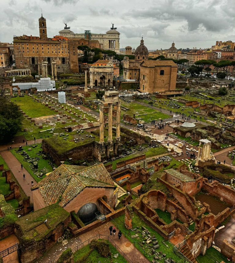 Forum romanum palatinus domb colosseum római nevezetességek családdal