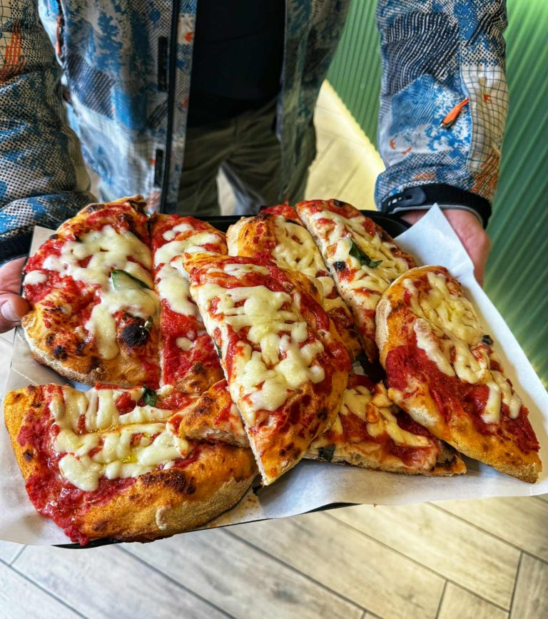 pizza al taglio pizzaszelet Róma babával családdal