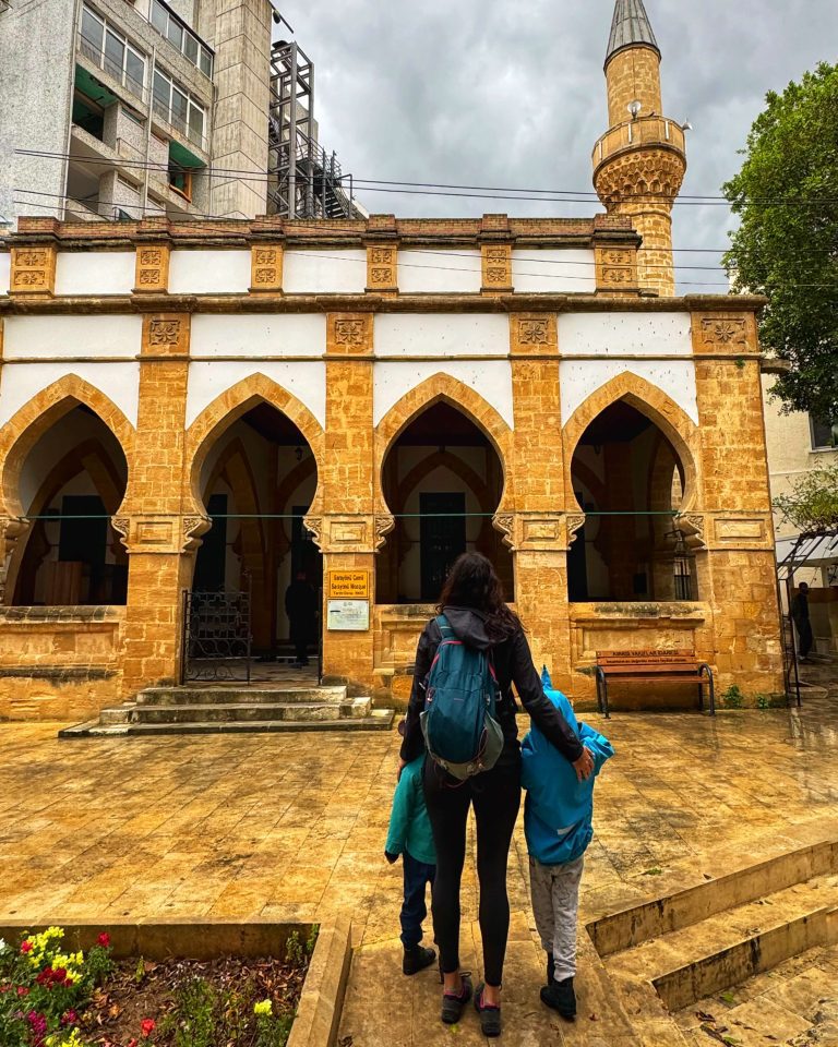 Észak-ciprusi Török Köztársaság gyerekekkel mecset