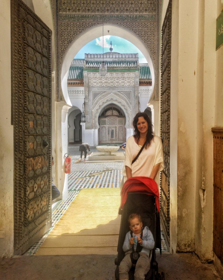 marokkó utazás gyerekkel babakocsi fez medina