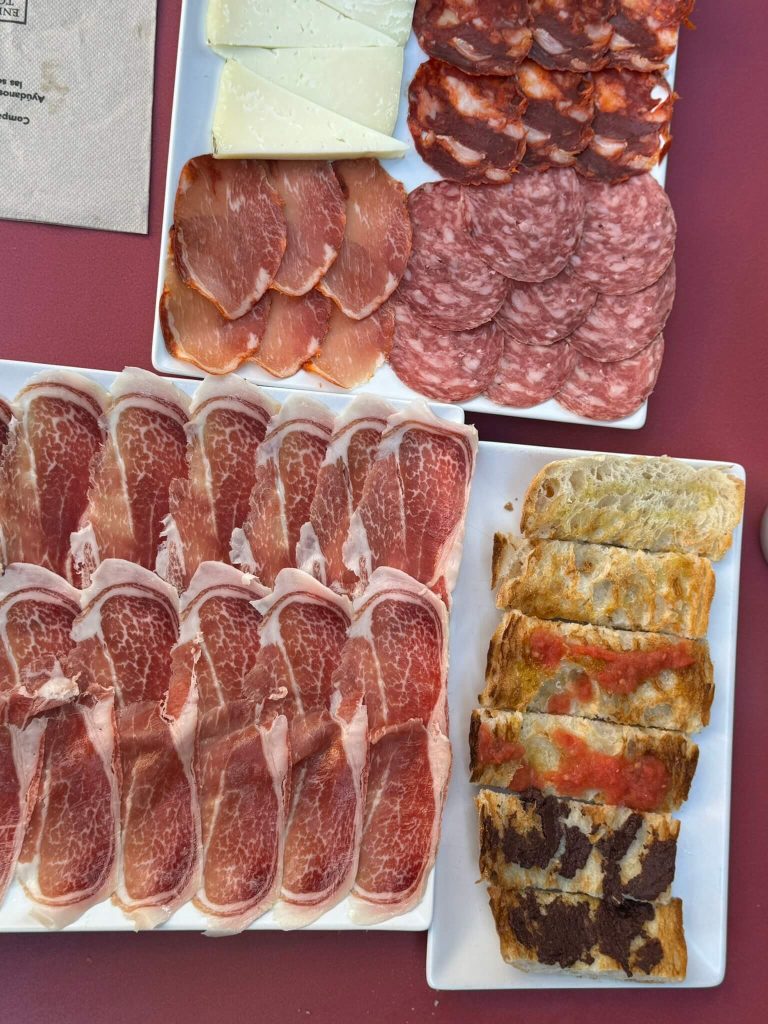 spanyol sonkák tapas Barcelona kisgyerekkel