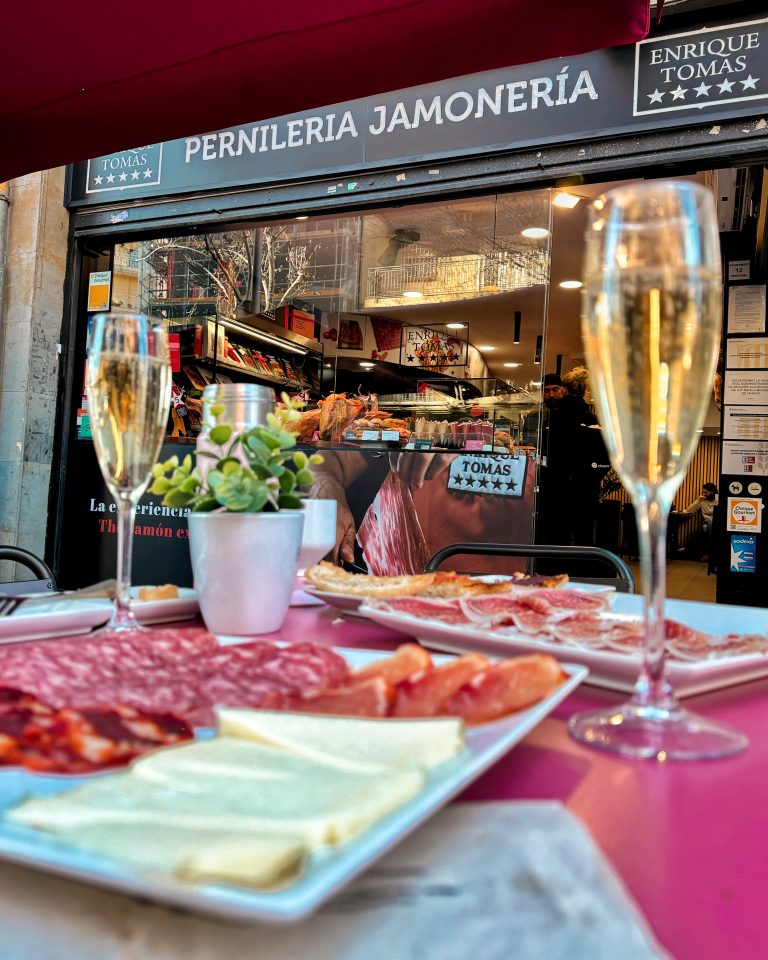 Barcelona tapas étterem családdal Sagrada familia közelében